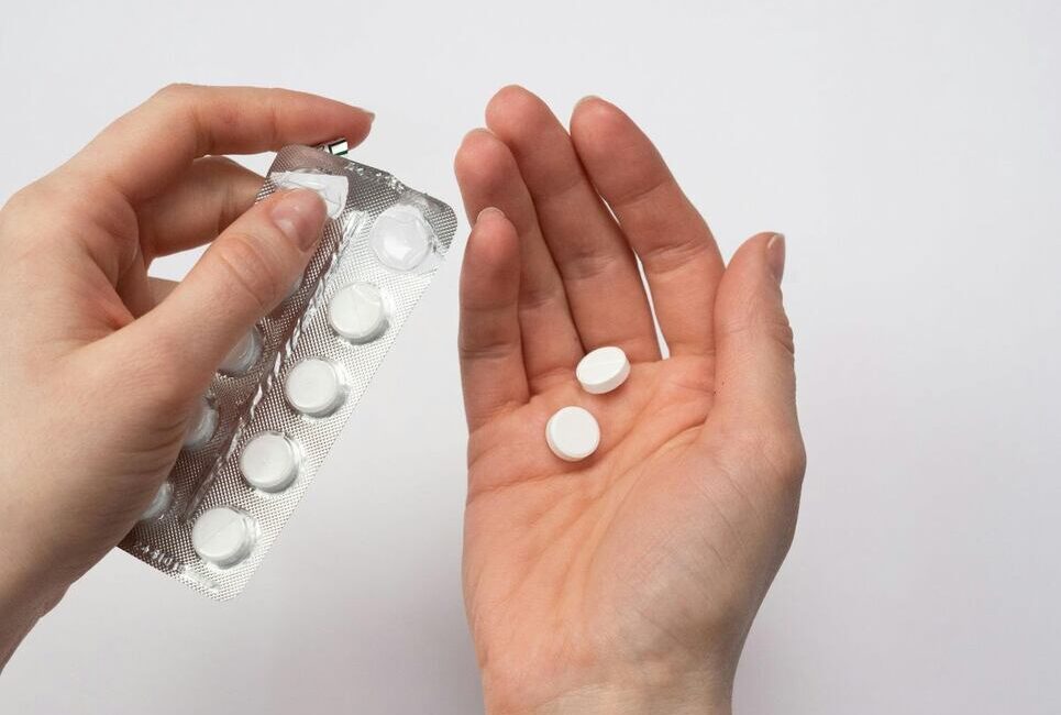 Más medicinas, menos burocracia